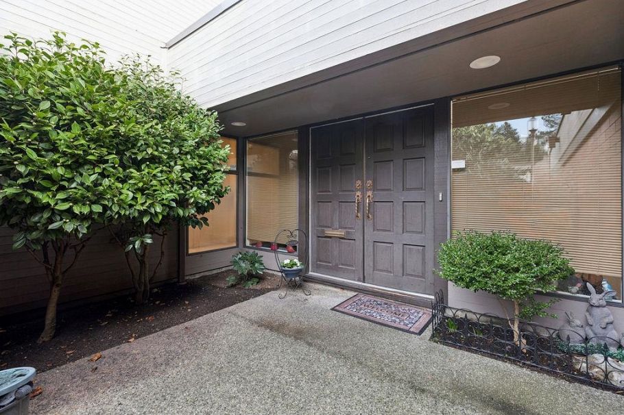 6626 Turnberry Crescent Vancouver, BC - 2