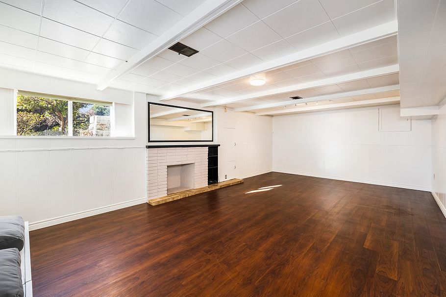 4202 Skyline Drive North Vancouver, BC - 34