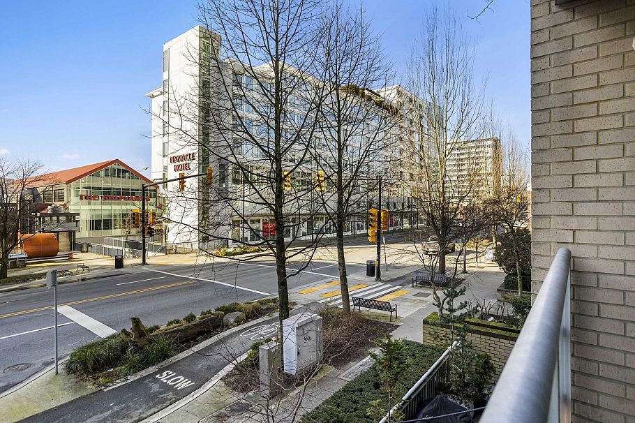 TH2 168 E Esplanade Avenue North Vancouver, BC - 30