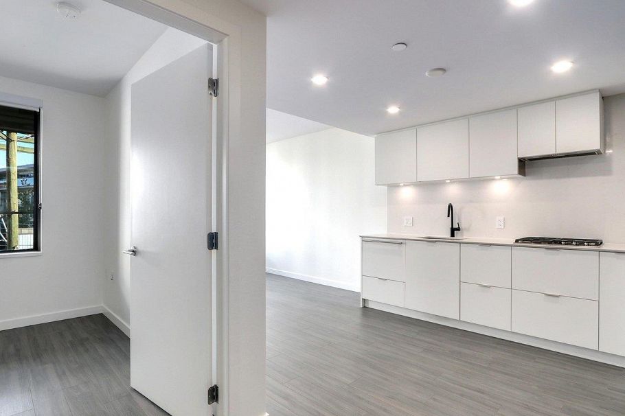 502 210 E 5th Avenue Vancouver, BC - 2