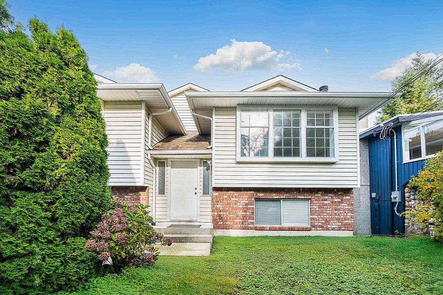 3868 Mt Seymour Parkway North Vancouver, BC - 1