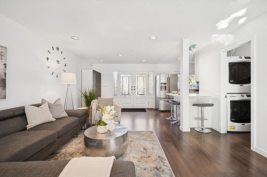 2748 E 23rd Avenue Vancouver, BC - 2