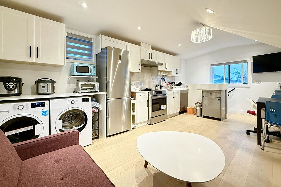 2931 E 28th Avenue Vancouver, BC - 22