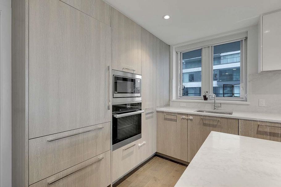 1003 3331 No. 3 Road Richmond, BC - 4