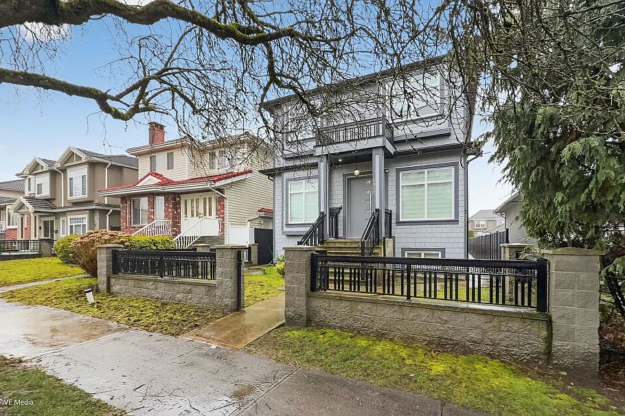 1052 E 50th Avenue Vancouver, BC - 1