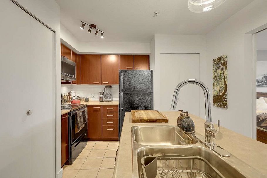 303 2525 Blenheim Street Vancouver, BC - 16