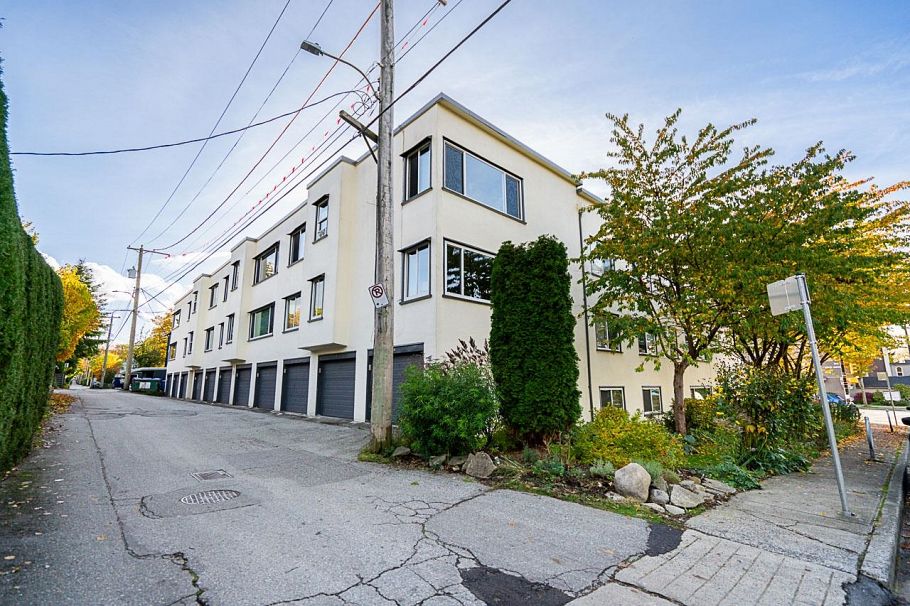 305 3530 Cambie Street Vancouver, BC - 31