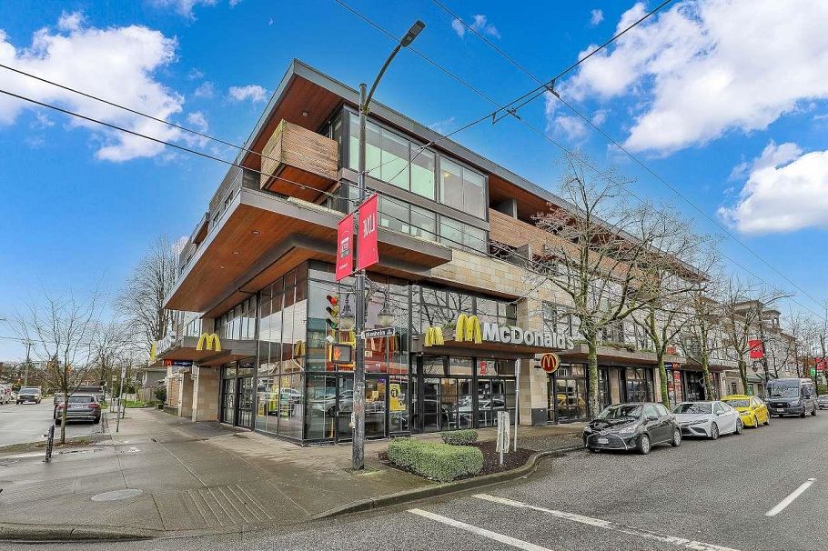 303 2525 Blenheim Street Vancouver, BC - 24