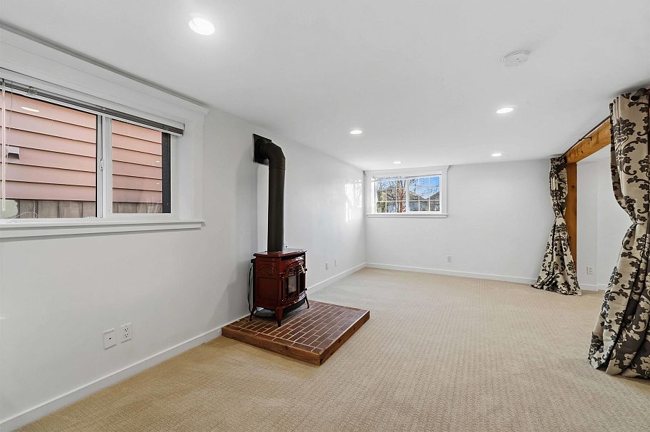 621 E 23rd Avenue Vancouver, BC - 25