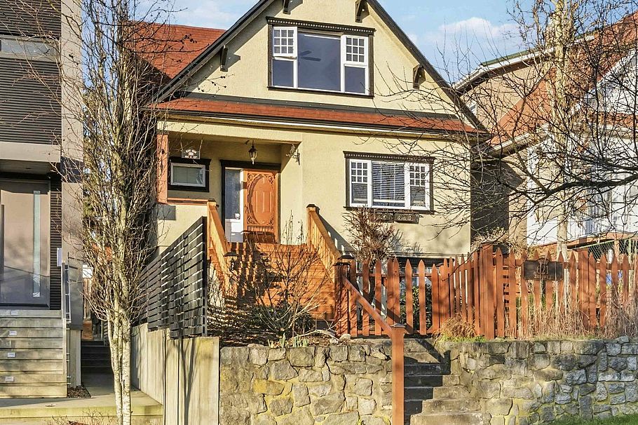 621 E 23rd Avenue Vancouver, BC - 1
