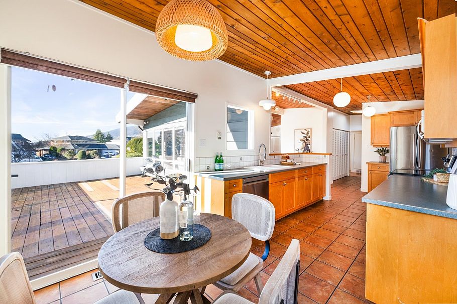 4202 Skyline Drive North Vancouver, BC - 21