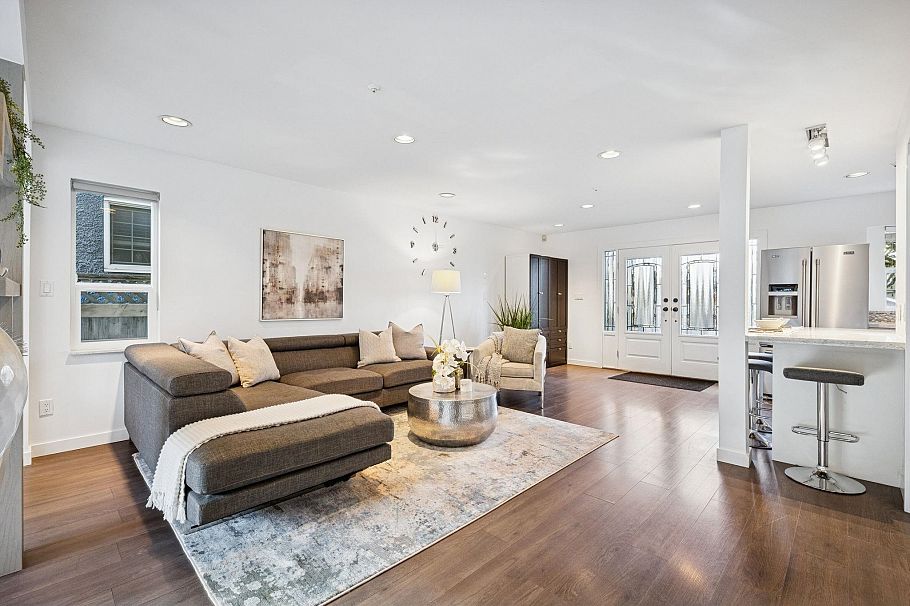 2748 E 23rd Avenue Vancouver, BC - 4