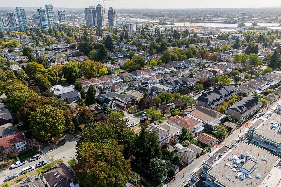 970 W 64th Avenue Vancouver, BC - 18