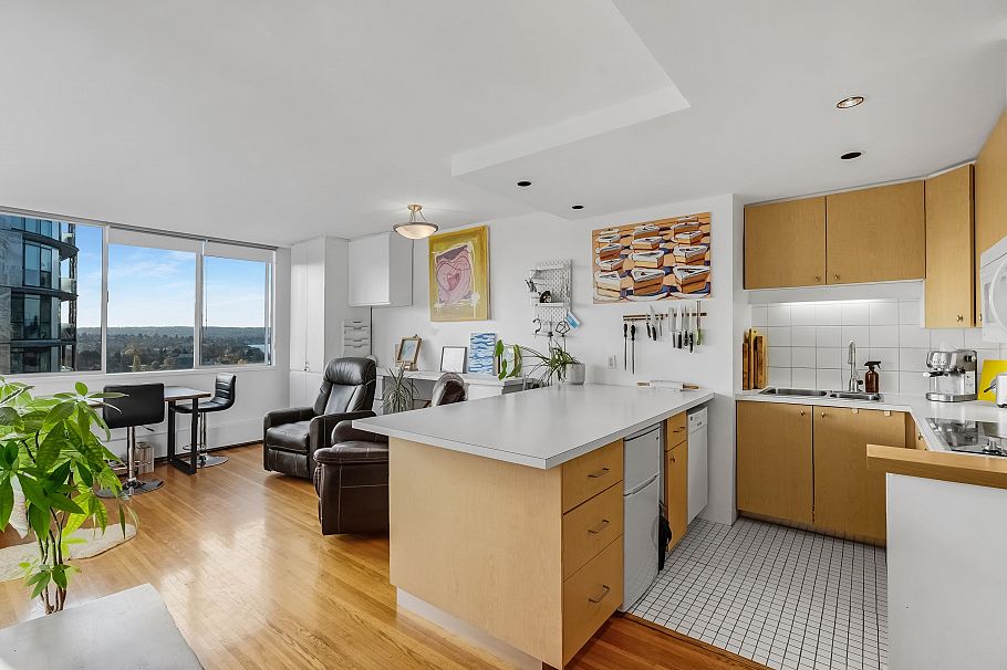 901 1250 Burnaby Street Vancouver, BC - 1