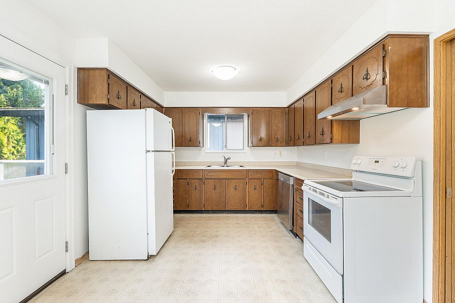 3868 Mt Seymour Parkway North Vancouver, BC - 3