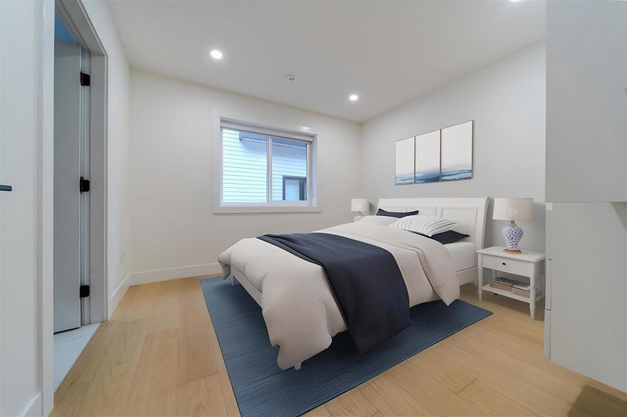 1 3576 E Pender Street Vancouver, BC - 22