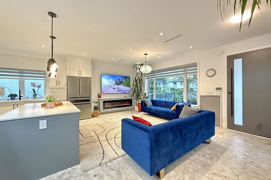 2931 E 28th Avenue Vancouver, BC - 4