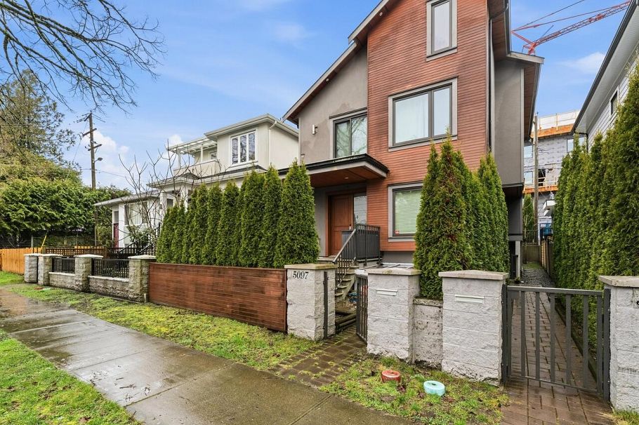 5095 Moss Street Vancouver, BC - 1