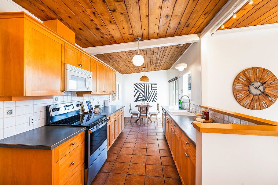 4202 Skyline Drive North Vancouver, BC - 18