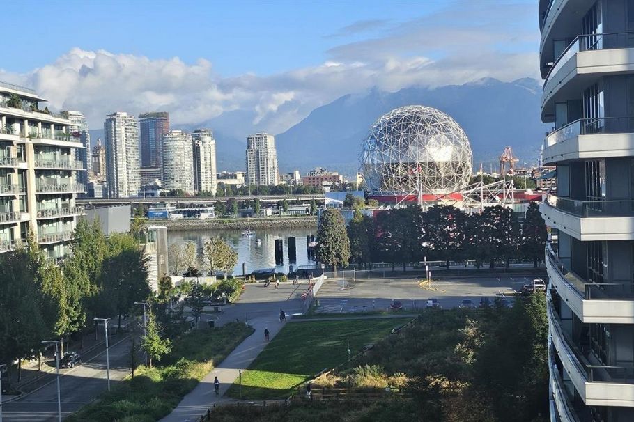 707 1708 Ontario Street Vancouver, BC - 3