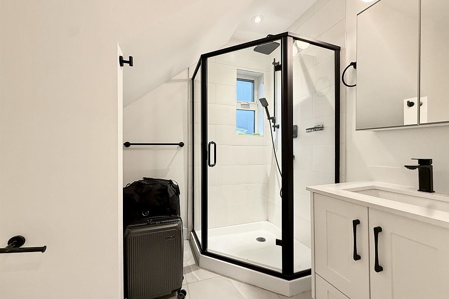 2931 E 28th Avenue Vancouver, BC - 25