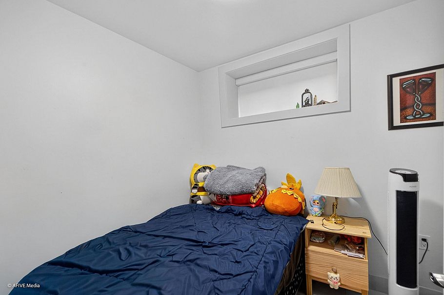 1052 E 50th Avenue Vancouver, BC - 18