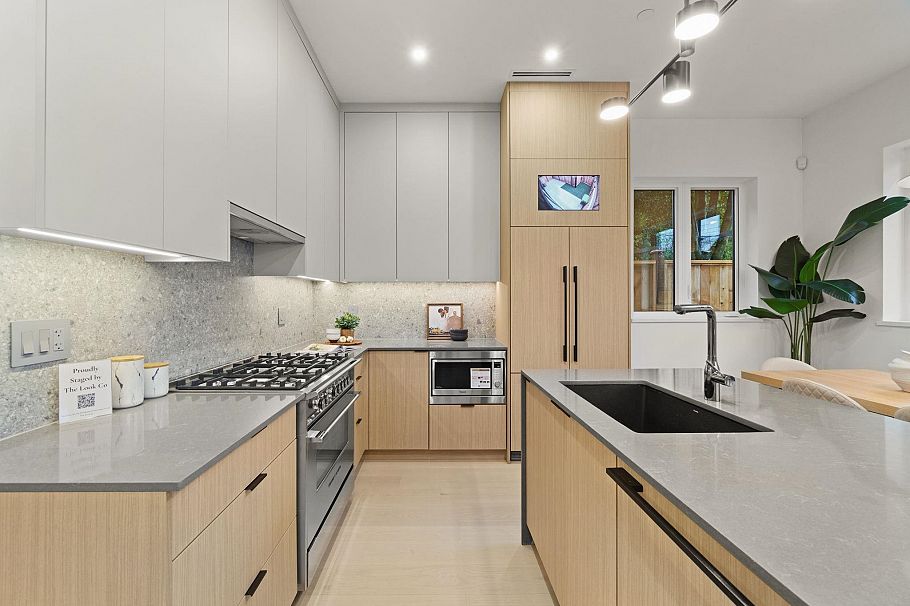 2 1945 E 13th Ave Avenue Vancouver, BC - 4