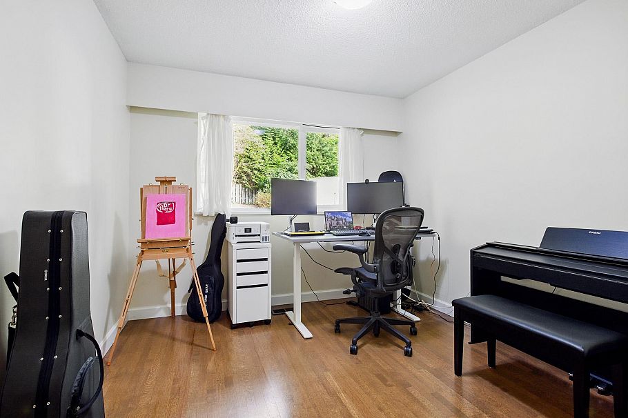 4938 Redonda Drive North Vancouver, BC - 27