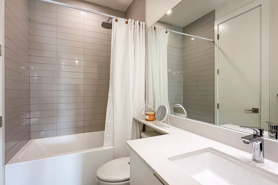 338 E 5th Street North Vancouver, BC - 19