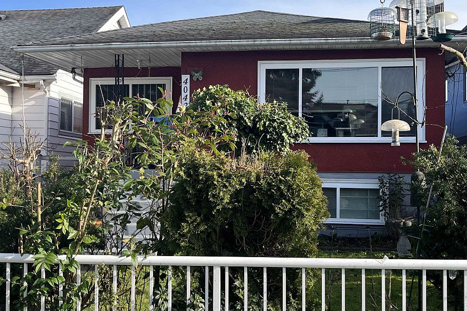 4042 Nootka Street Vancouver, BC - 1