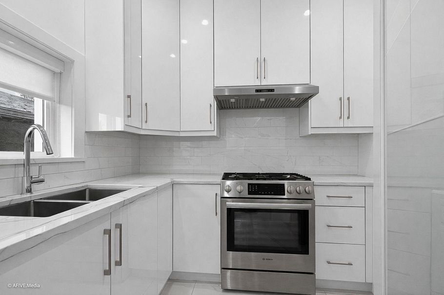 1052 E 50th Avenue Vancouver, BC - 31