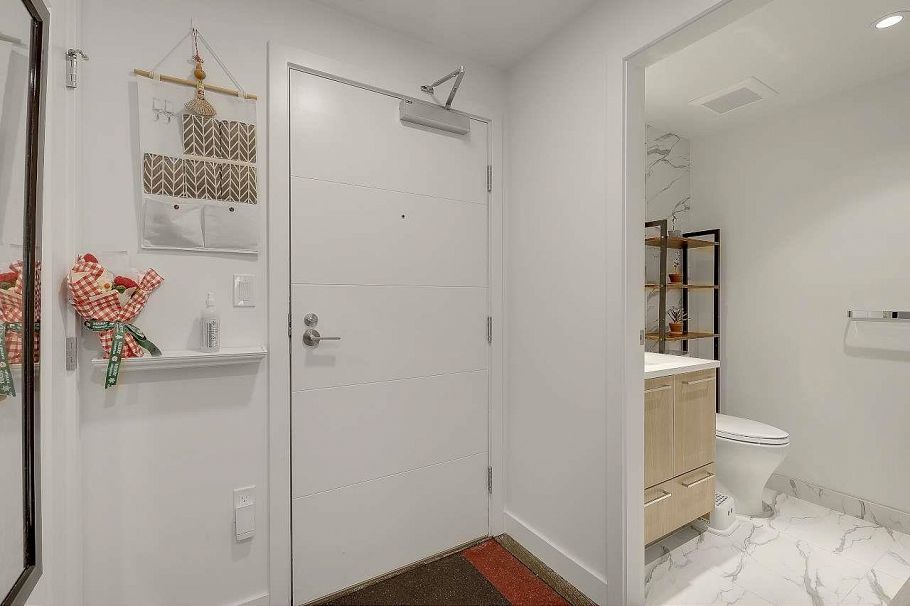 1003 3331 No. 3 Road Richmond, BC - 24