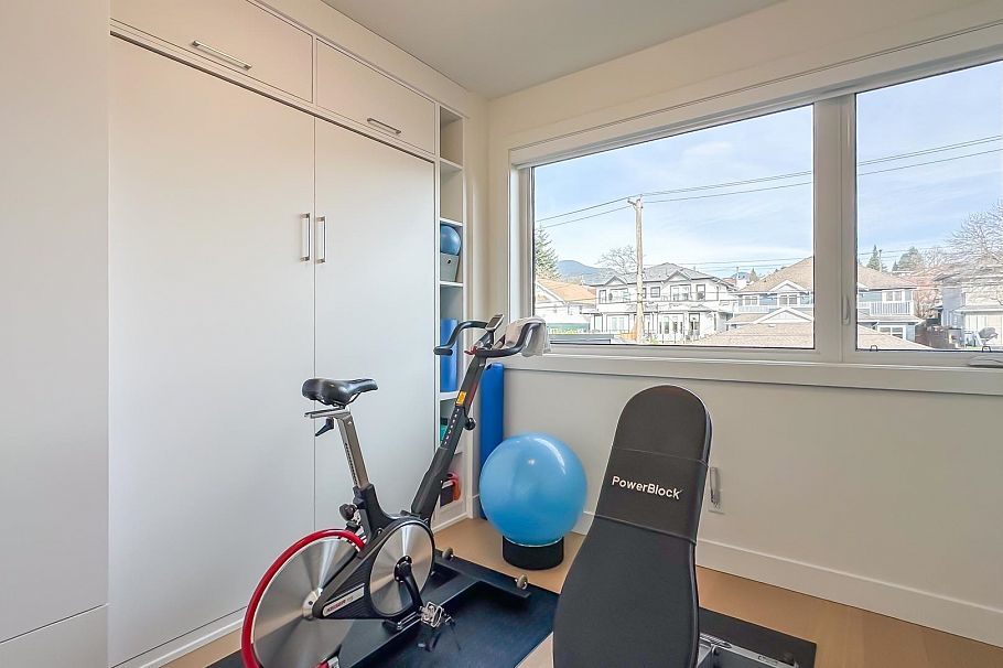 338 E 5th Street North Vancouver, BC - 25