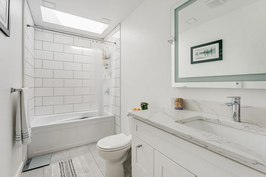 8132 Laval Place Vancouver, BC - 15