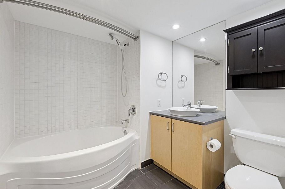 104 175 W 1st Street North Vancouver, BC - 17