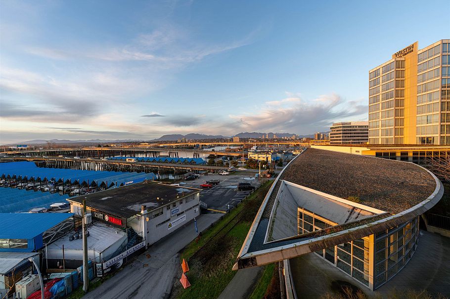 808 3333 Corvette Way Richmond, BC - 1