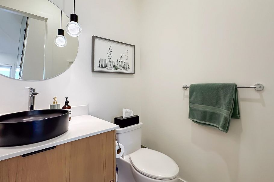 338 E 5th Street North Vancouver, BC - 18