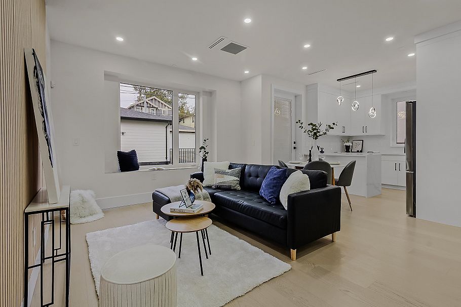 583 E 60th Avenue Vancouver, BC - 1