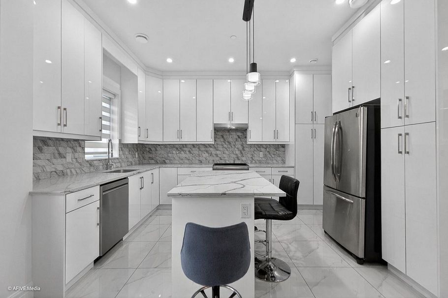 1052 E 50th Avenue Vancouver, BC - 32