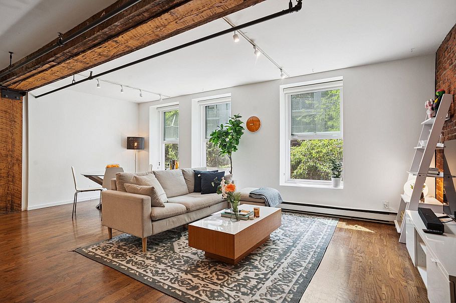 203 150 Alexander Street Vancouver, BC - 2