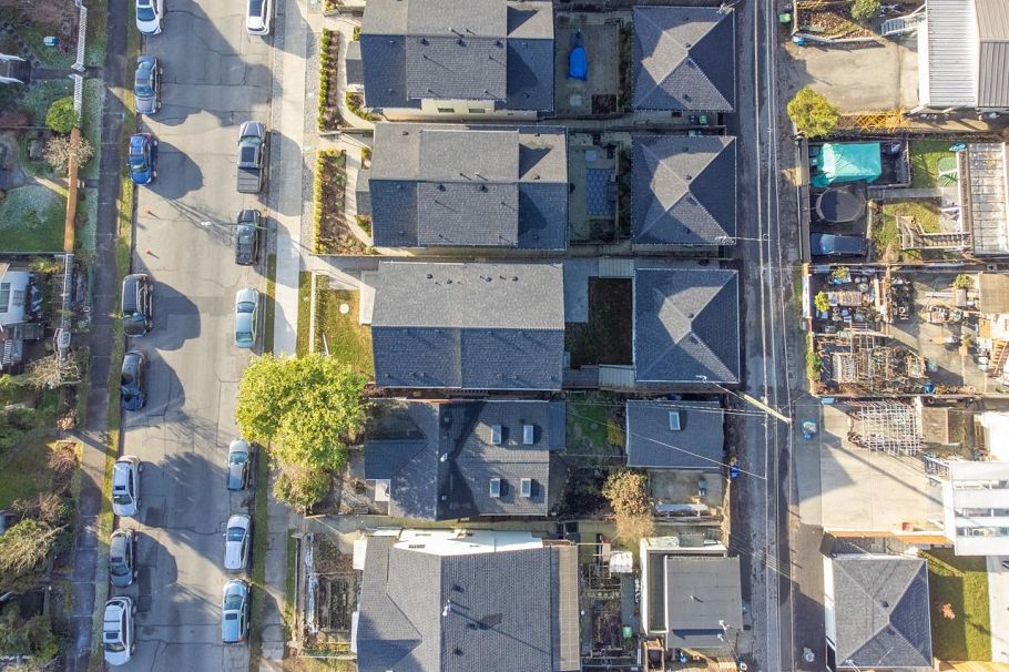 2 3547 E Georgia Street Vancouver, BC - 37