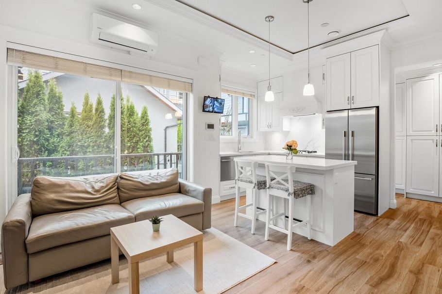 5095 Moss Street Vancouver, BC - 2