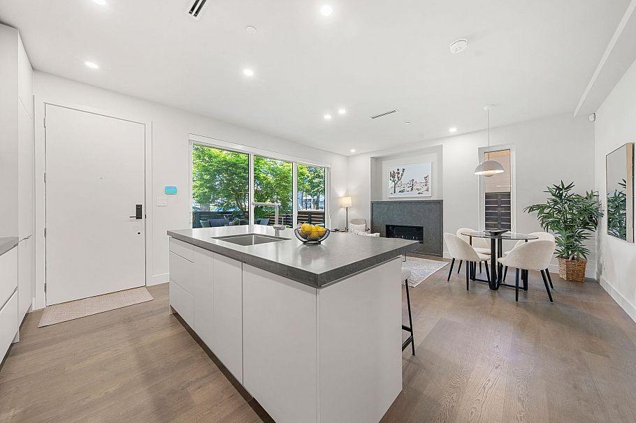 1 638 E 46th Avenue Vancouver, BC - 16