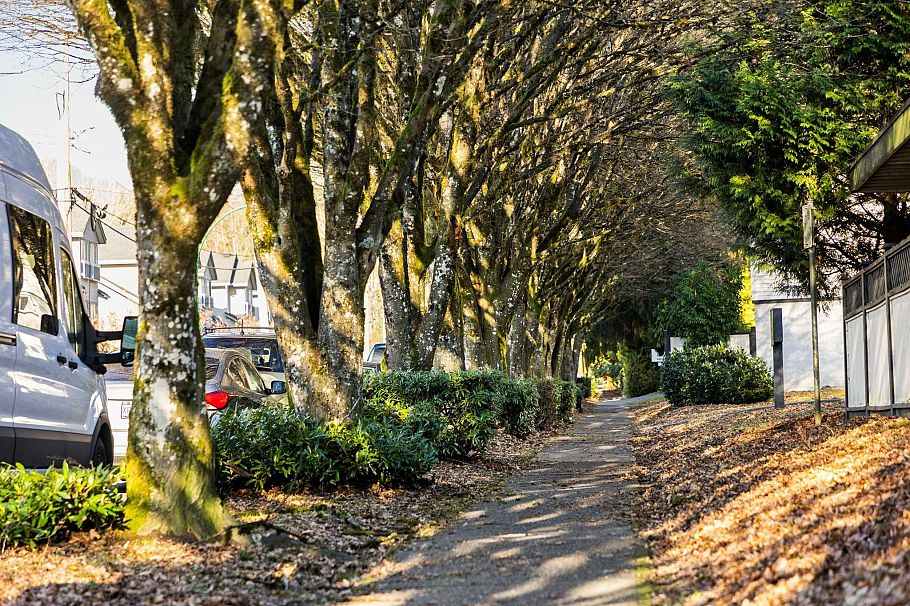 54 912 Premier Street North Vancouver, BC - 25