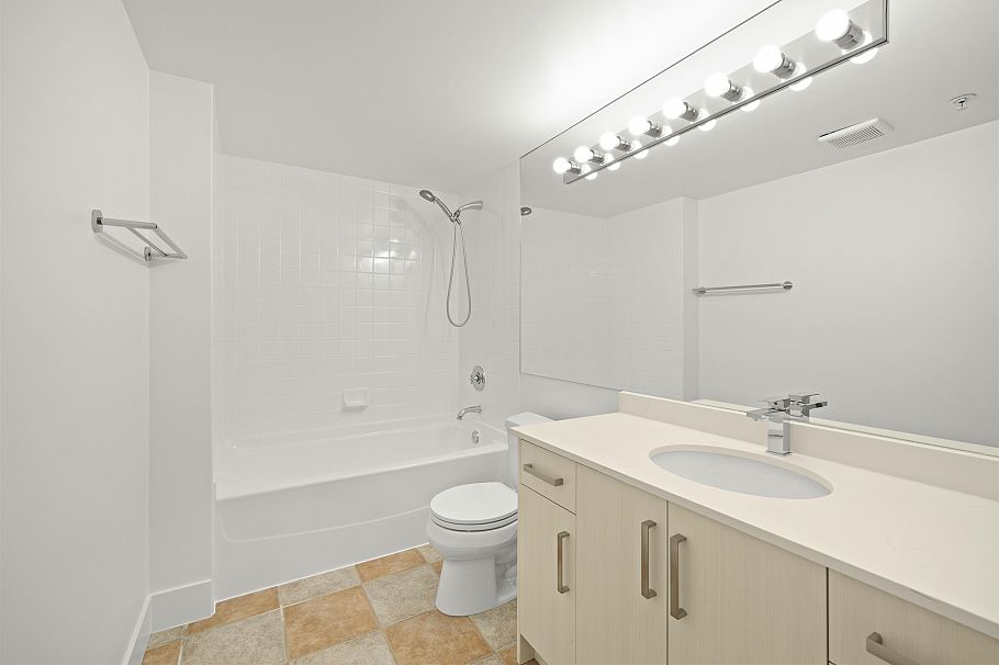 2501 63 Keefer Place Vancouver, BC - 10