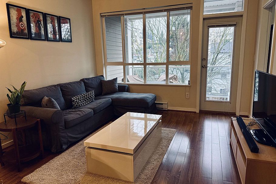 301 3651 Foster Avenue Vancouver, BC - 4