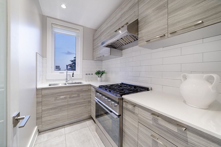 517 Granada Crescent North Vancouver, BC - 12