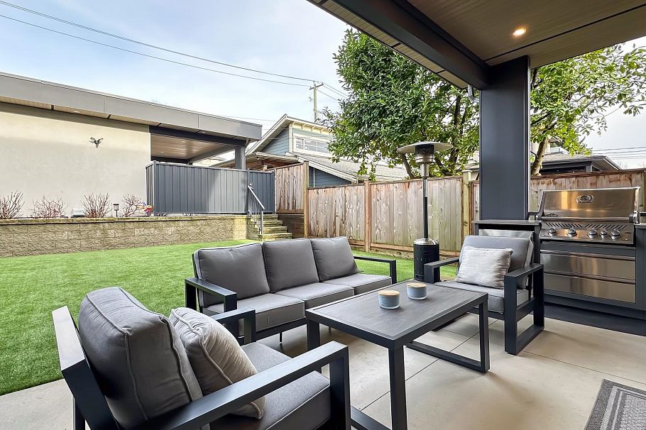 338 E 5th Street North Vancouver, BC - 30