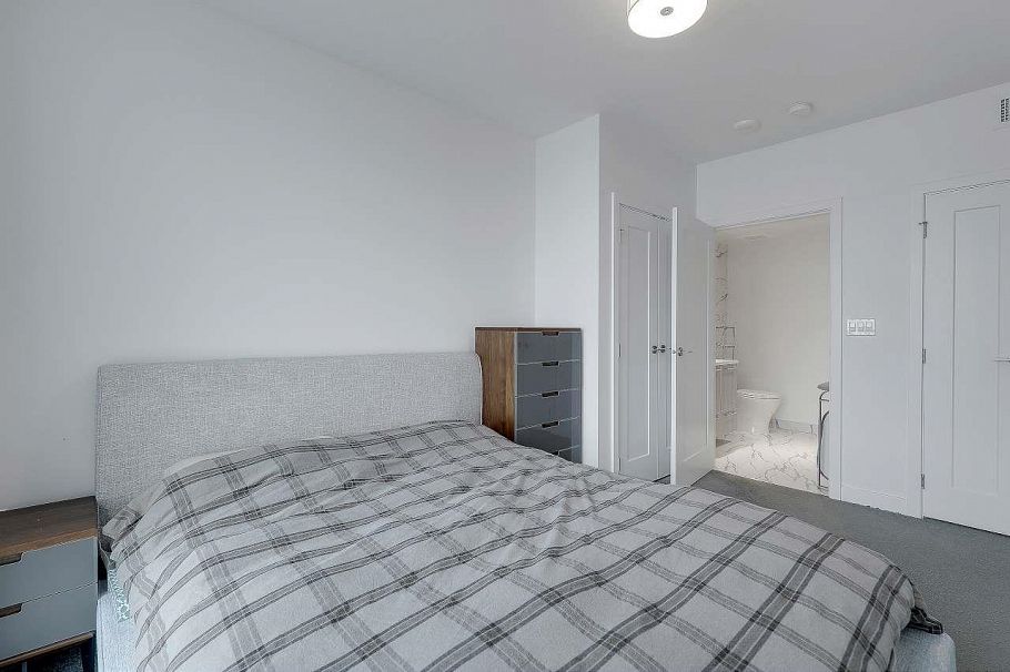 1003 3331 No. 3 Road Richmond, BC - 19