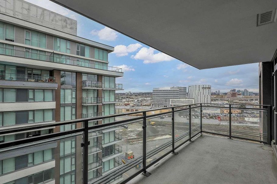 1003 3331 No. 3 Road Richmond, BC - 27